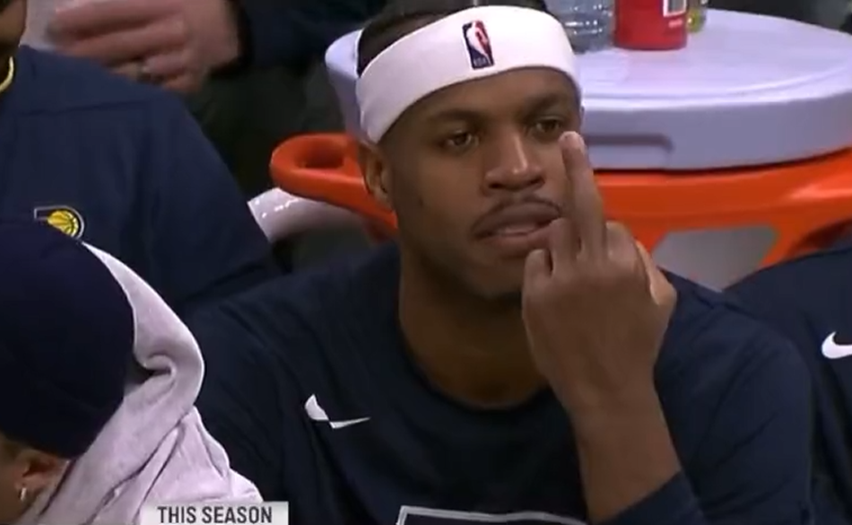 NBA官宣罚单！希尔德竖中指被罚25000美元 曾试图摸鼻子掩饰_腾讯新闻