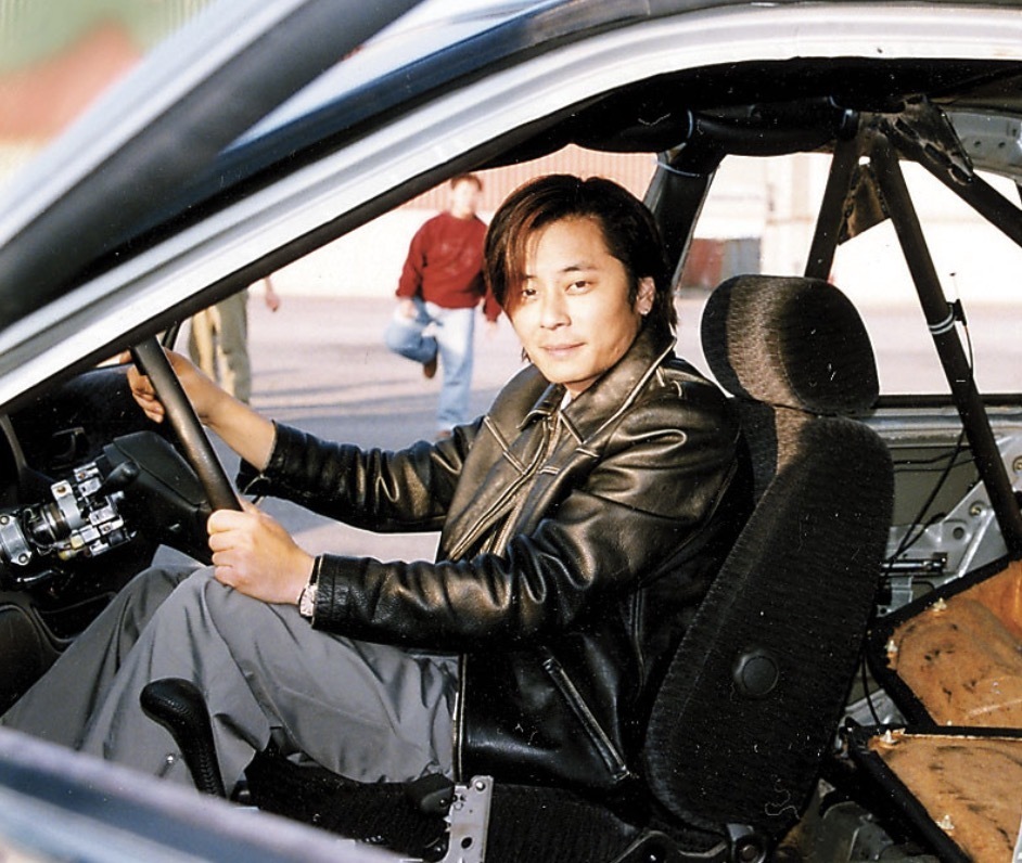 台湾歌手王杰发行新歌,歌名暗指他或将退出歌坛,60岁依旧单身_腾讯