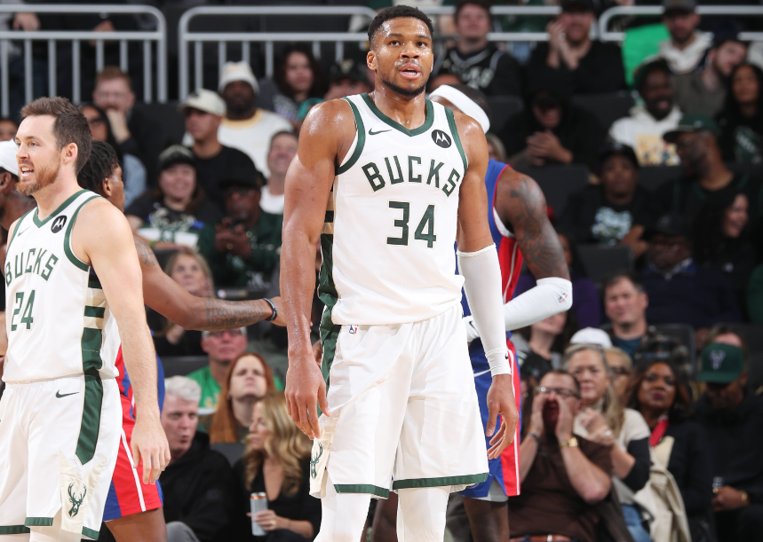 NBA重大漏判：字母哥关键盖帽被吹犯规 死里逃生轰59+14救主_腾讯新闻