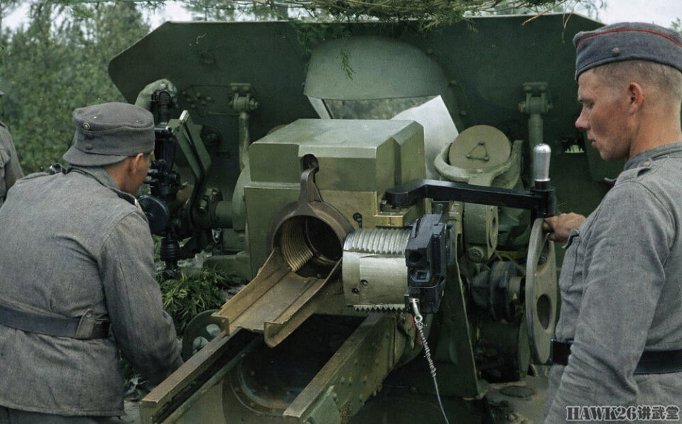 ���˱��ҵ�M-10���� ������һ��152mm����