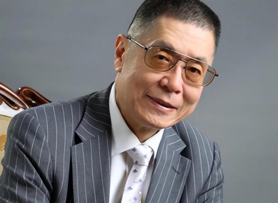 87岁刘诗昆 住美国600平豪宅 和三婚妻儿女双全