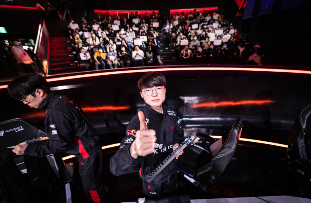 含金量十足的lpl春决倒计时,赛前包括t1队长faker,dk羊驼deft,fnc欧成