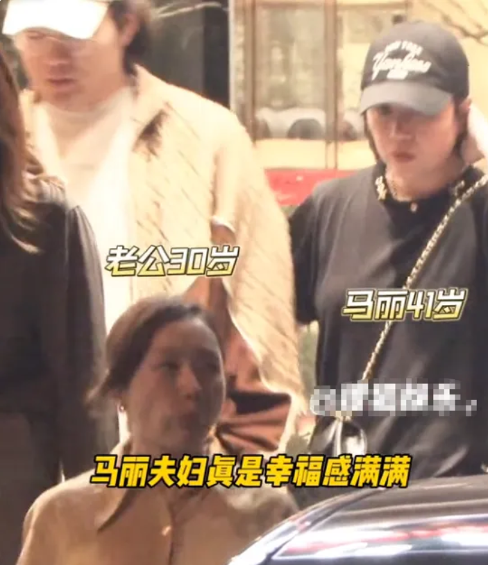 前段时间,有八卦媒体还晒出马丽许文赫外出用餐画面,画面中,在老公
