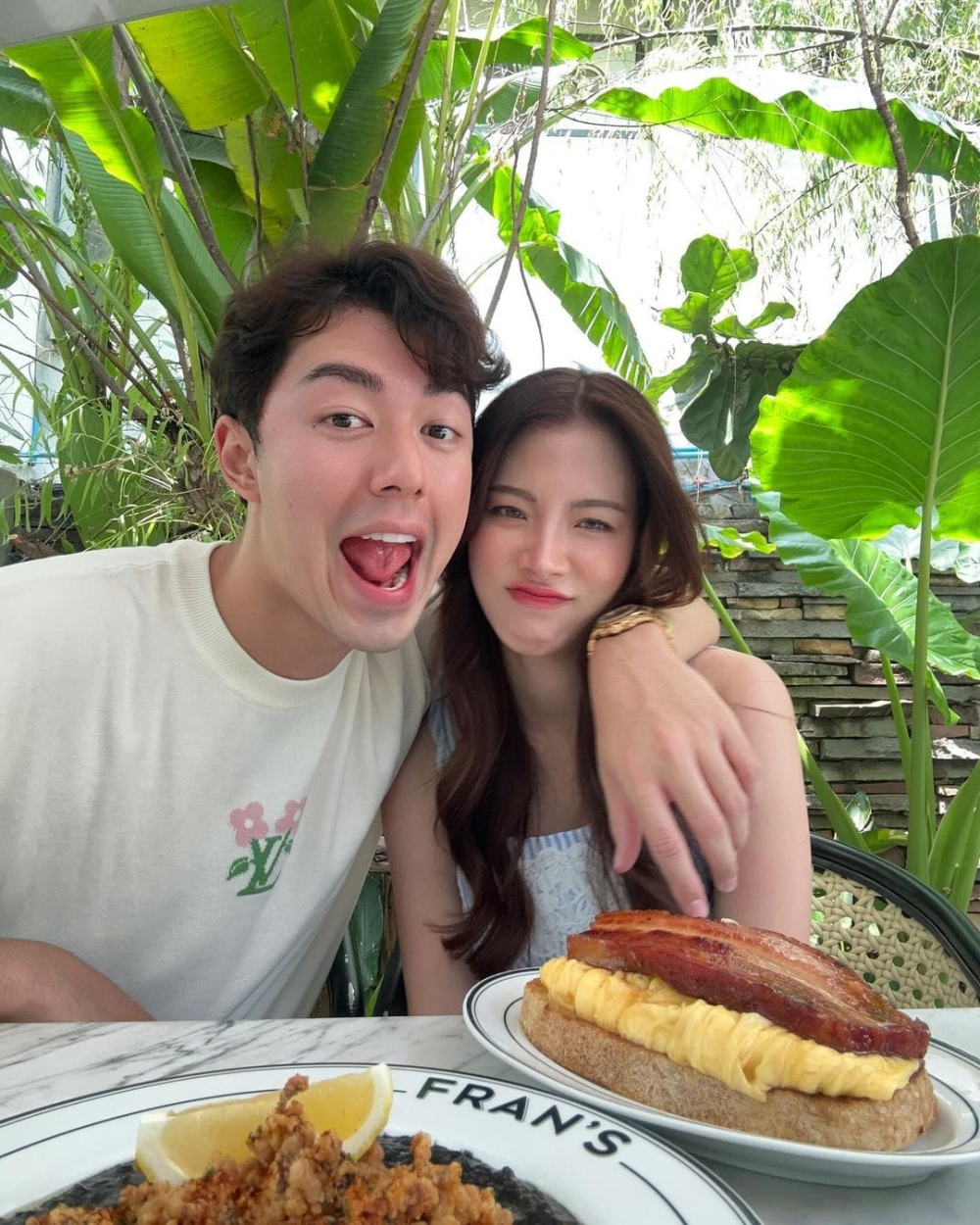 泰星baifern回国后与男友nine约会甜蜜共进午餐