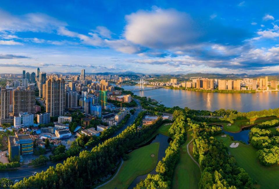 中国十佳宜居城市获得次数最多的是这三座城，入选次数在11次以上_腾讯新闻