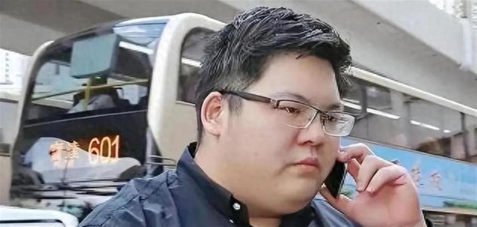 向华强宣布遗产全给郭碧婷！向佐2兄弟不得继承 彻底惹怒小儿子