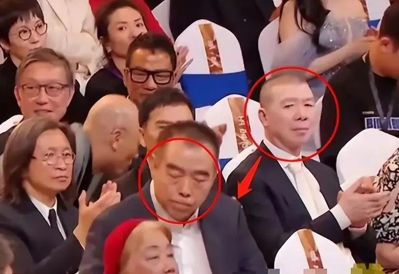 65岁冯小刚又坐第二排,从独孤求败到透明人,他的结局已注定