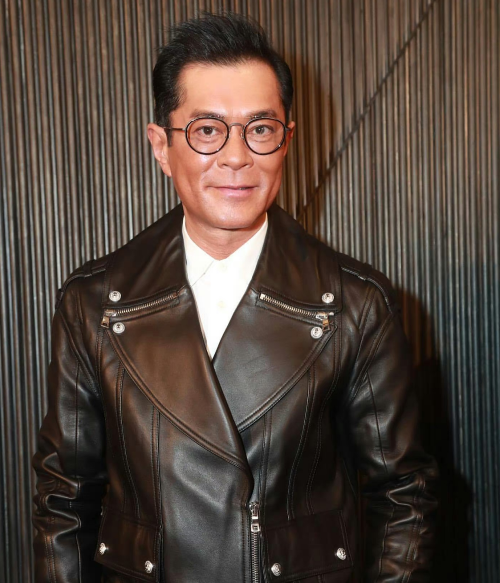 不过,古天乐后移的发际线,加深的法令纹,愈发显高的颧骨和日渐变薄的