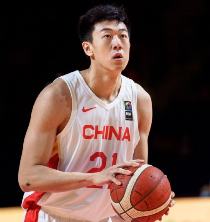 前国手赴美特训苦练篮下技术 上赛季中途复出扮奇兵