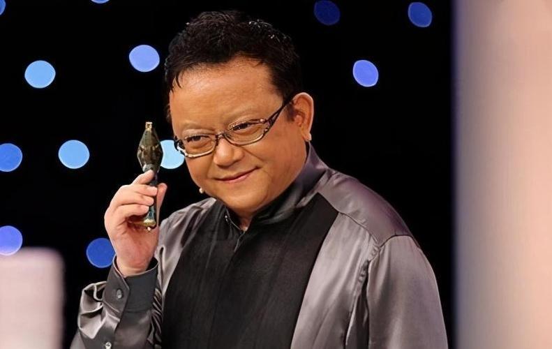 社交内容清空？演员王刚如何回应？_腾讯新闻