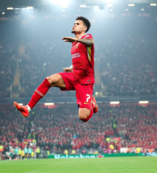 40迪亚斯帽子戏法血洗德甲冠军利物浦毫不留情三线狂飙