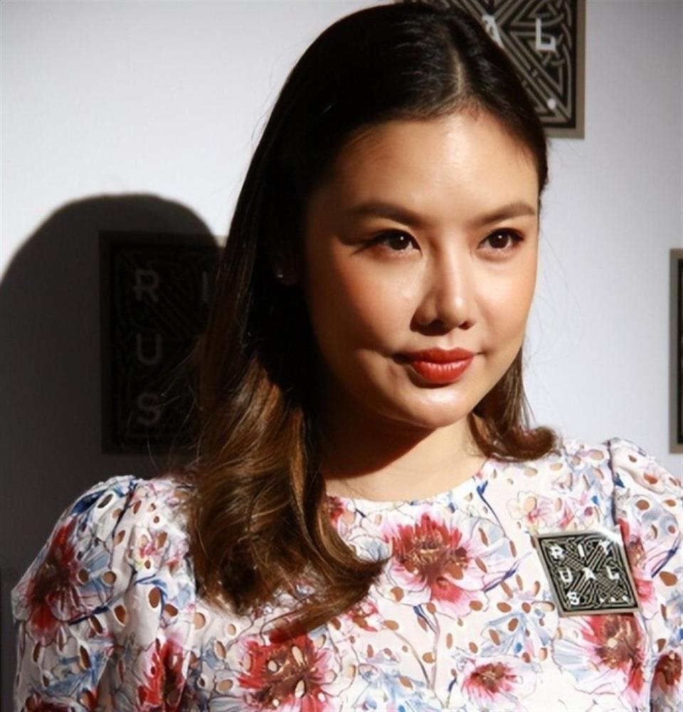 嫁黎明4年败光7亿家产，离婚后再嫁美国富豪，如今胖成大妈不敢认-腾讯新闻