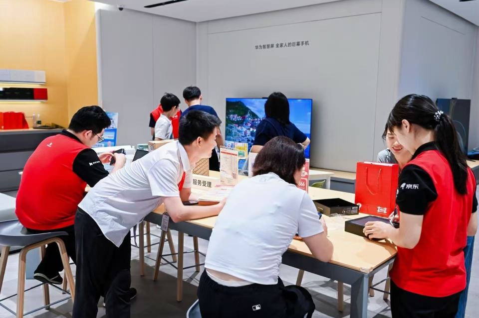 这届年轻人用“科技年货”，回乡记录“中国年”_腾讯新闻