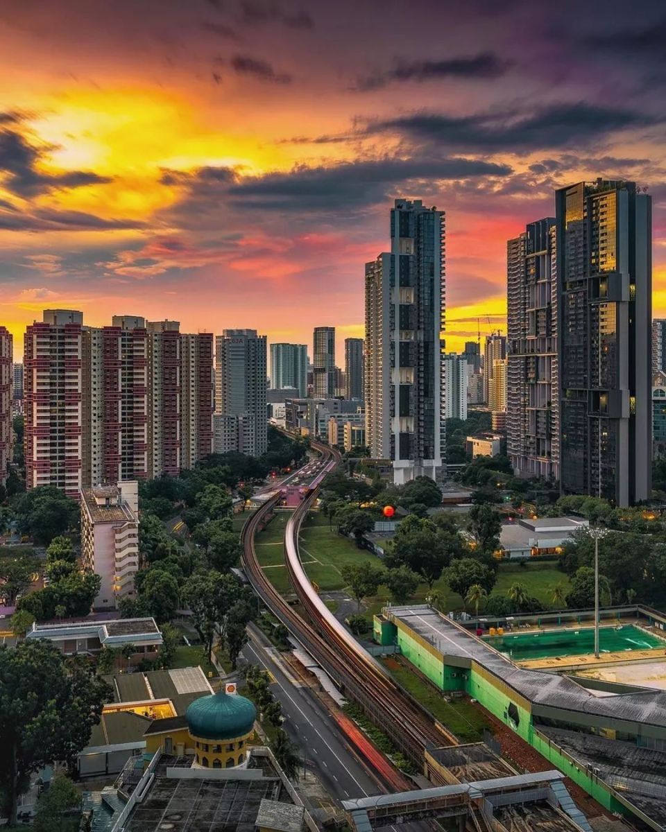 用人民币感受新加坡工资水平：IT月薪6.6万、尼姑5.5万、洗碗工2.1万...-腾讯新闻