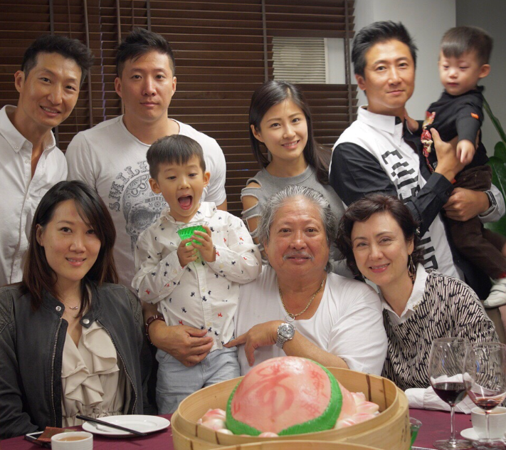 洪金宝将再度饮儿媳妇茶,二儿子年近50岁传结婚,女友为台湾艺人