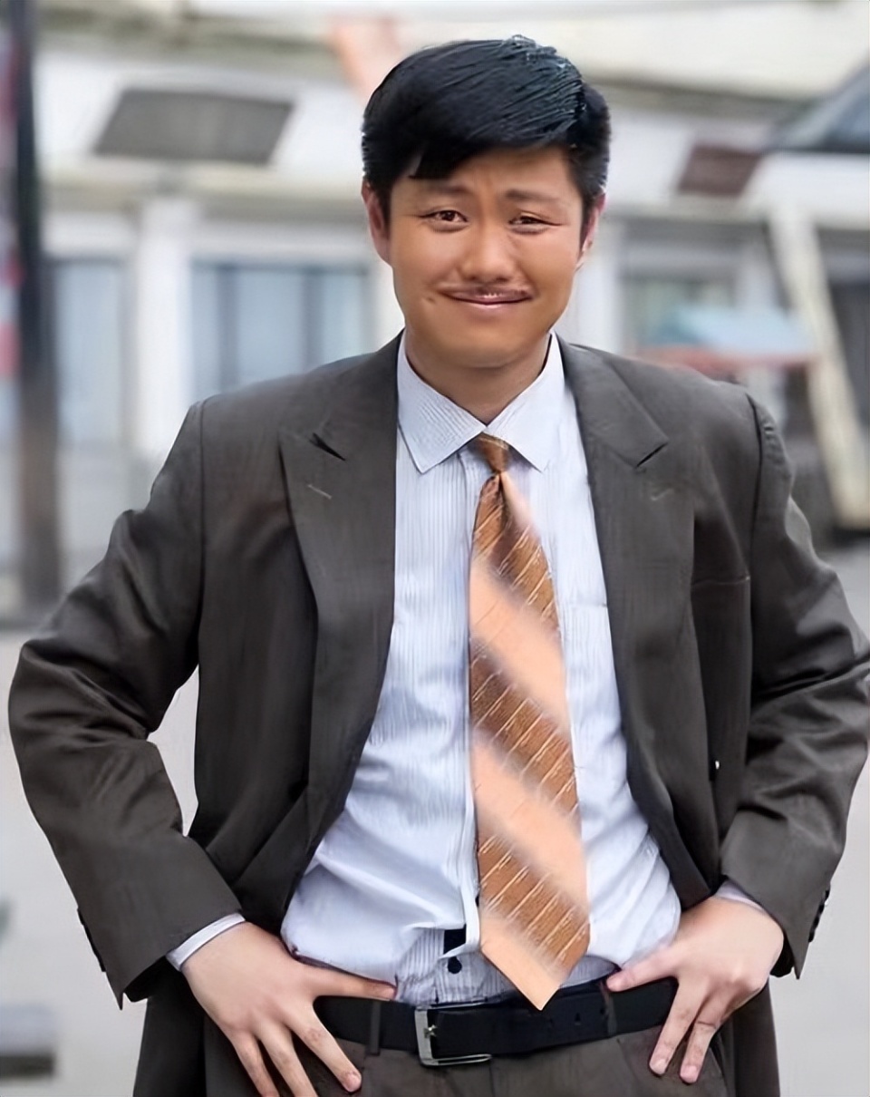 实际上,这是演员赵荀,曾经出演过《王牌部队》里的牛满仓,《罚罪》里