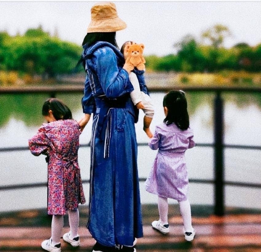 不过无论事实究竟怎样,谢娜已经是一位伟大辛劳的母亲