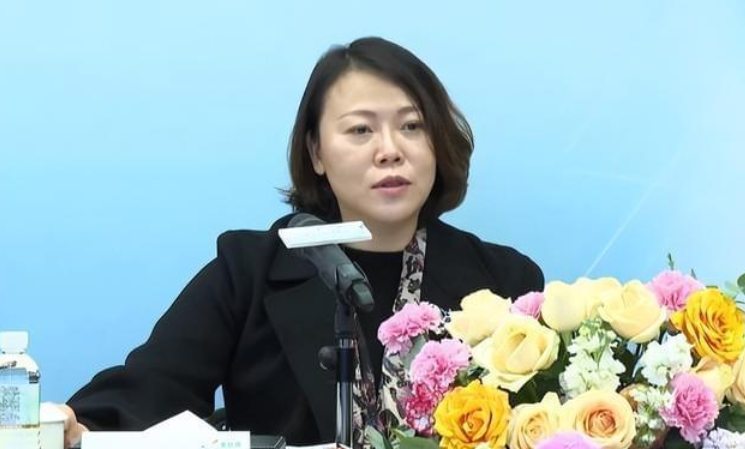 杨惠妍也说了,他们家族会砸锅卖铁拯救碧桂园.目前碧桂园负债1.