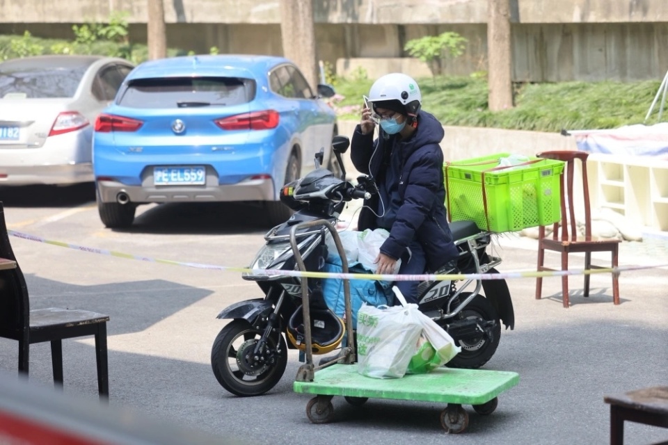 监管落下，外卖平台第一次要为“厨房”负责_腾讯新闻