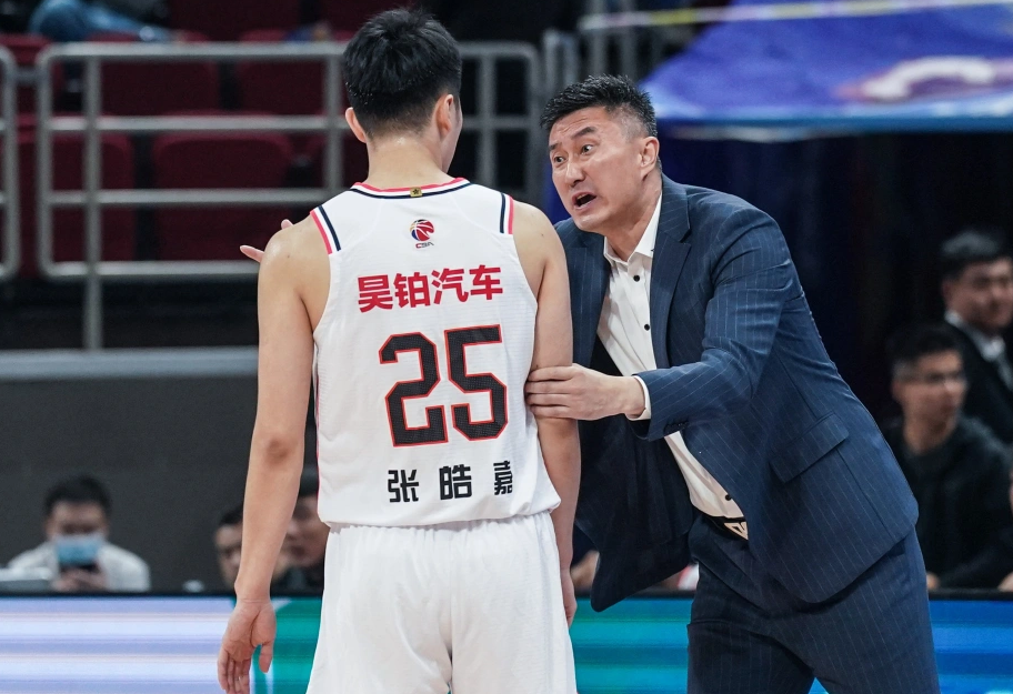 广东vs吉林全力横扫胡明轩携手周琦挑大梁杜锋奇招奏效