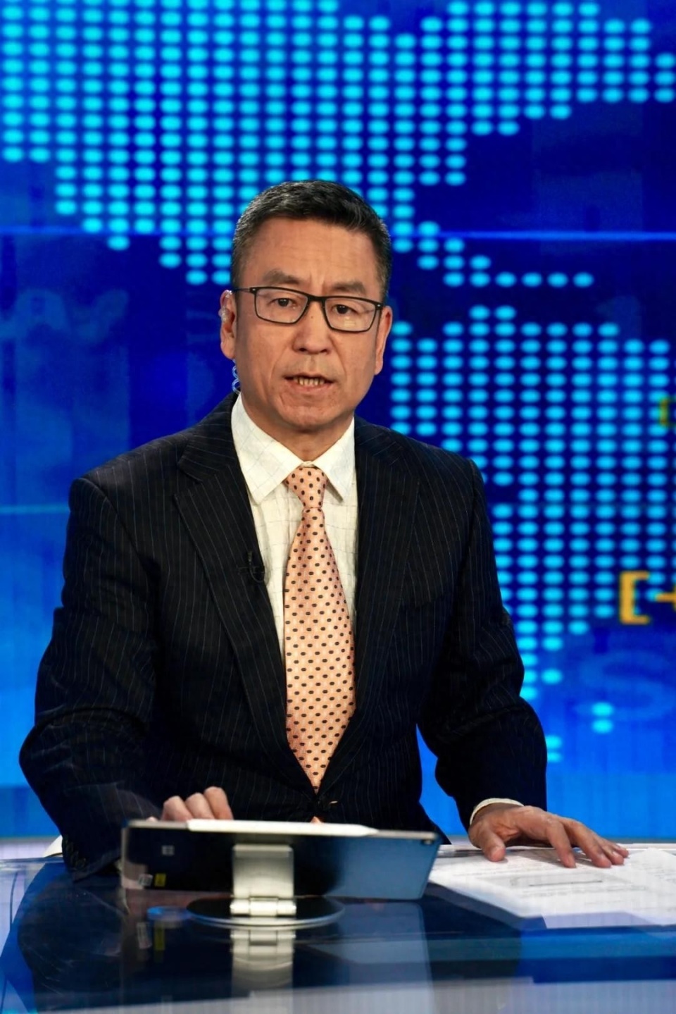 再看王朔对白岩松的评价,一针见血_腾讯新闻