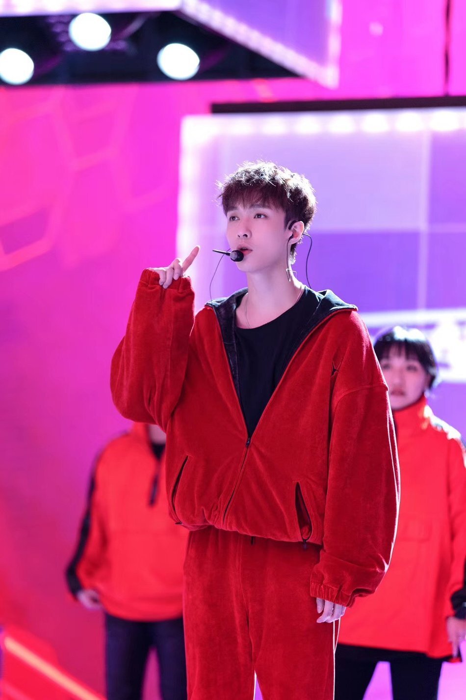 蔡徐坤被软封杀之后获利者有7个张艺兴不是最大赢家