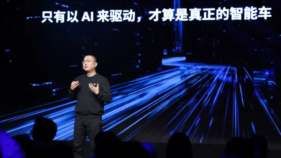 作者|张麟编辑|王博极越01上市后,极越ceo夏一平面临了极大的挑战.