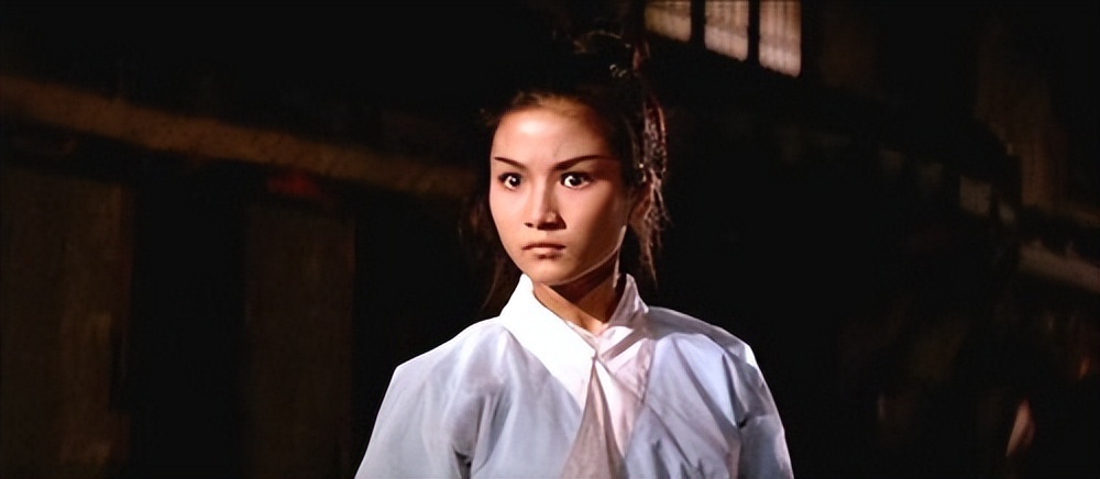 据悉,郑佩佩是知名演员,很多喜欢港片的网友的肯定都看过她的作品,从