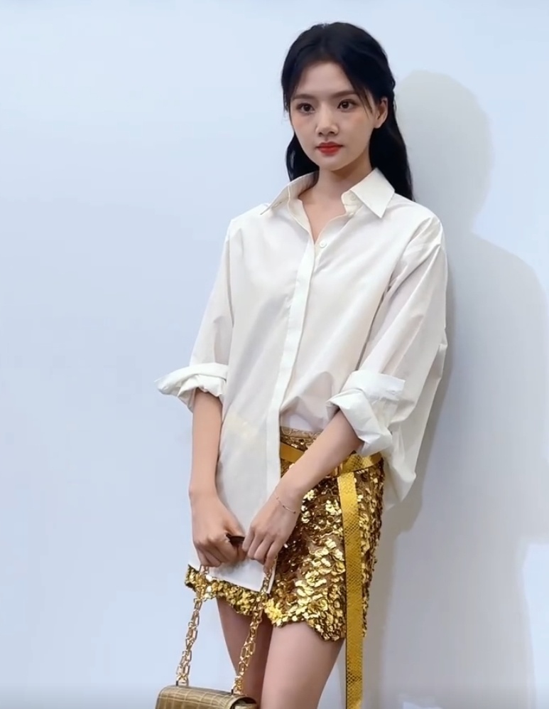 明星时尚派对：檀健次痞帅多变，奚梦瑶超模范儿，乔欣一阵不见变好美_腾讯新闻