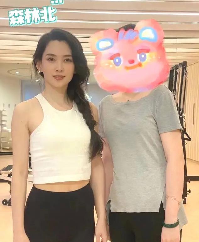 汪峰520认爱森林北,女方撞脸多位女星,是华晨宇迷妹