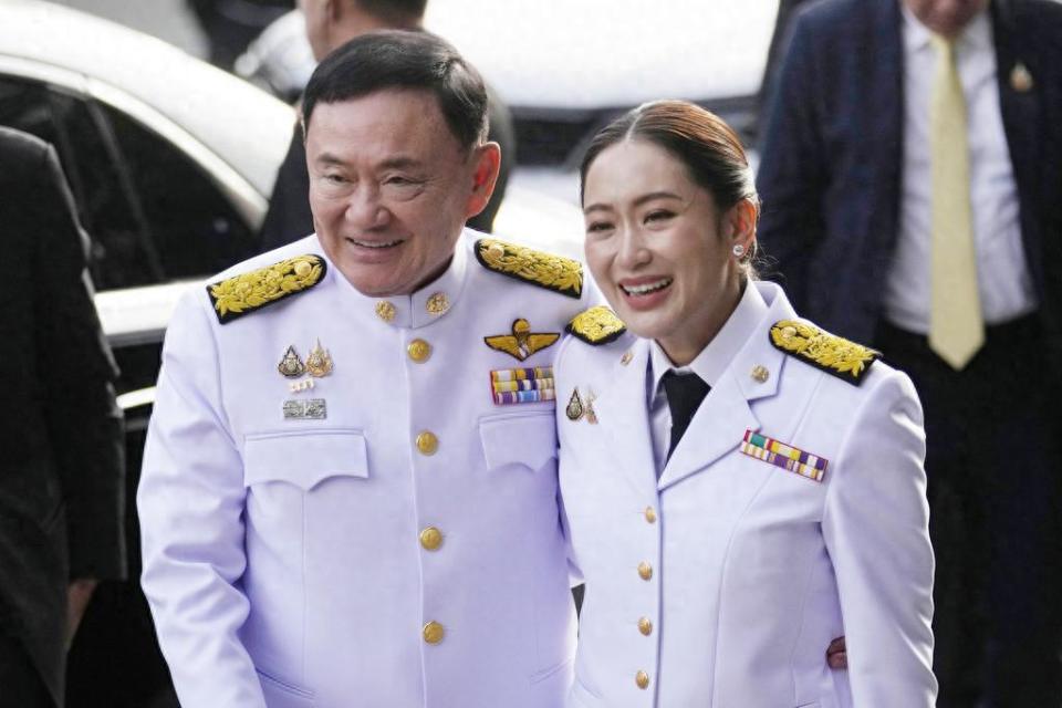 泰国柬埔寨激战！他信父女力挺军方，洪森这下慌了？