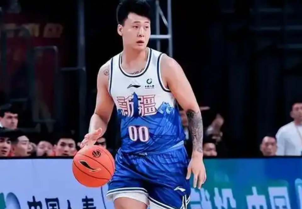 CBA官宣5场禁赛，赵睿与新疆诚恳回应，将严肃批评，可以翻篇了！_腾讯新闻