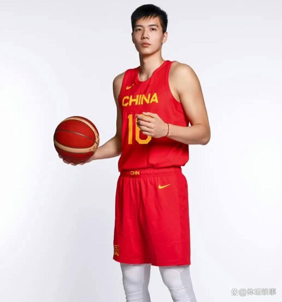 广东队大手笔拿出2个千万，他却拒绝，只中意上海男篮