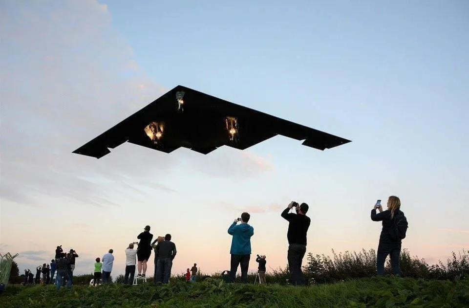 B-2ᴩйըʣй״ûз֣