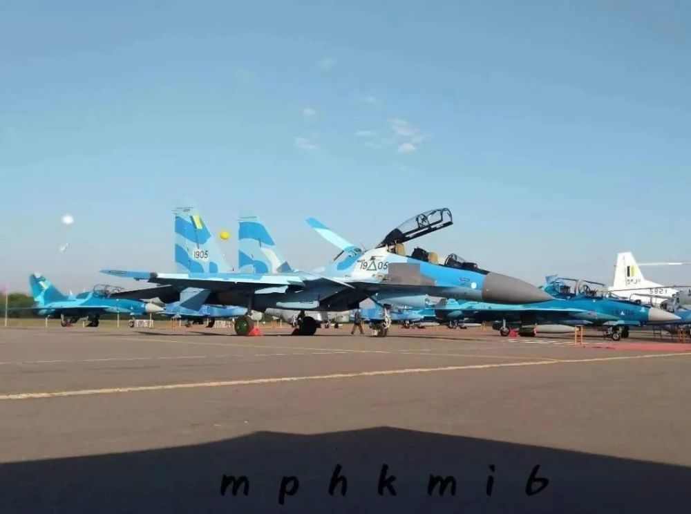 缅甸空军展示两型新锐战斗机形成中俄战斗机配套体系