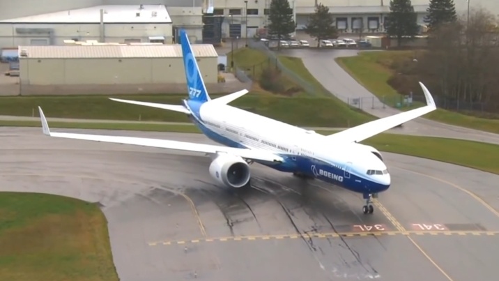 波音777系列可折叠机翼,你见过吗?堪称客机中的"变形金刚"!