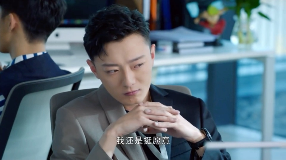 苏小玎被曝与女生甜蜜喂食,曾与董璇传过绯闻_腾讯新闻