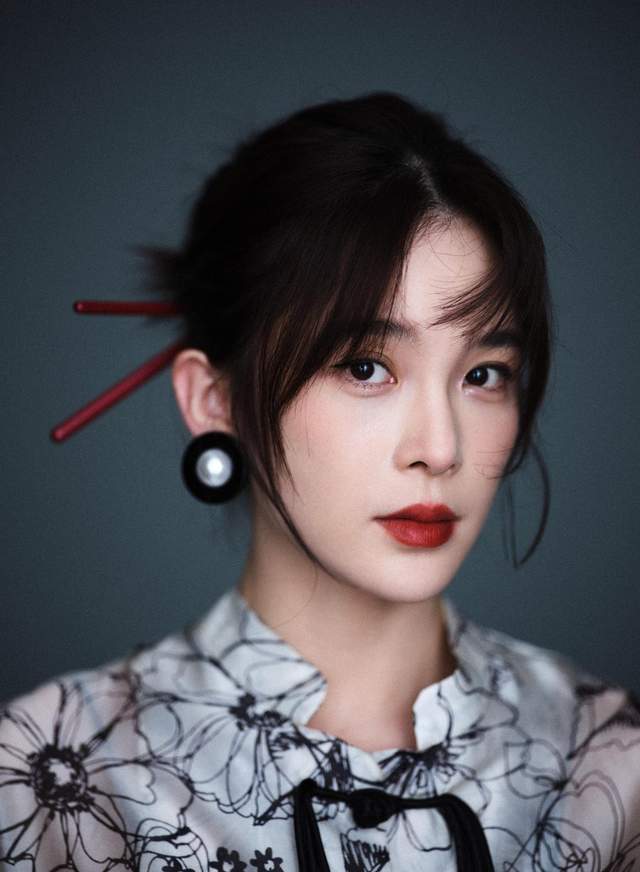 其实,此前有关赵樱子的很多争议,可以说来源于对她