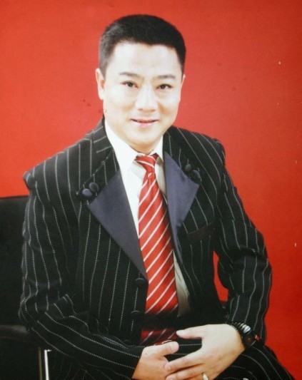 一级评书演员孙岩因病去世,儿子孙天啸赶回老家处理父亲后事_腾讯新闻