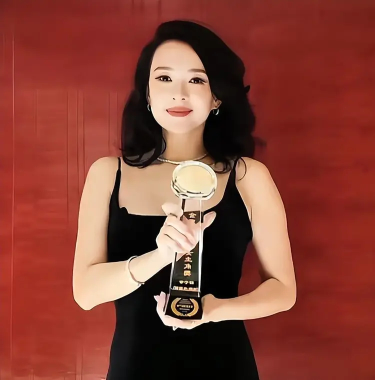 章子怡四封金蓮花影后！和汪峰離婚兩年，如今才發現她有多明智 - 