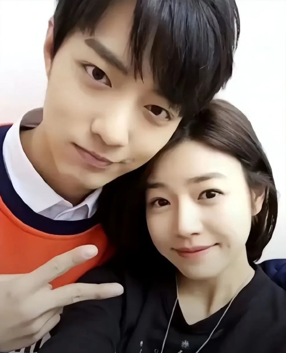 陈妍希给肖战演"妈",撕开内娱已婚女星的尴尬,她还能翻身吗?_腾讯新闻