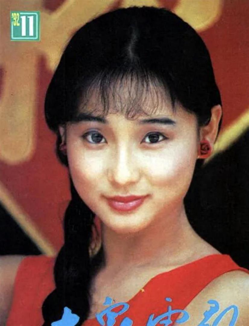 57岁孔琳近况曝光，曾和耿乐秘恋7年，如今与铁佛相伴婚姻很幸福_腾讯新闻