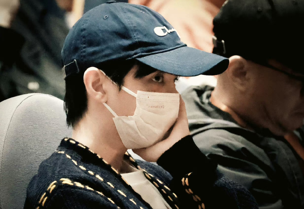 明星齐聚乌镇戏剧节李冰冰老板范倪妮敬酒局促王一博好低调