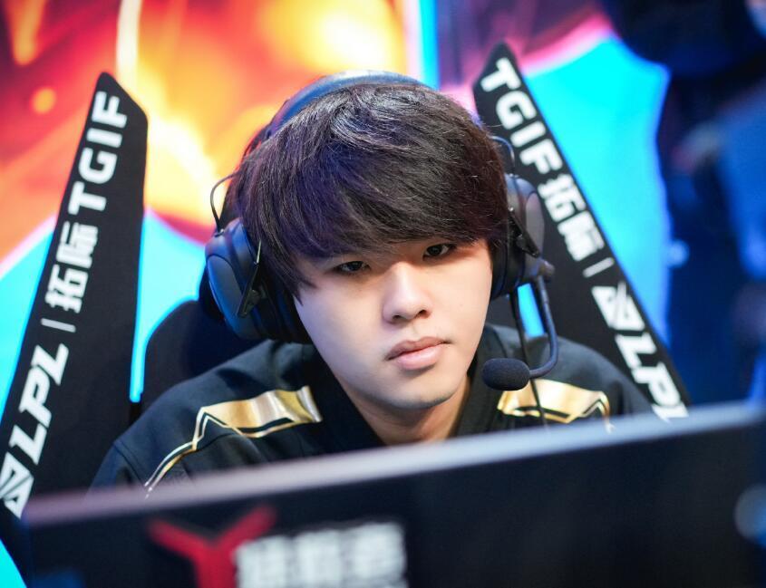 rng下路组合职业态度有问题lwx一周训练5场小明只有3场