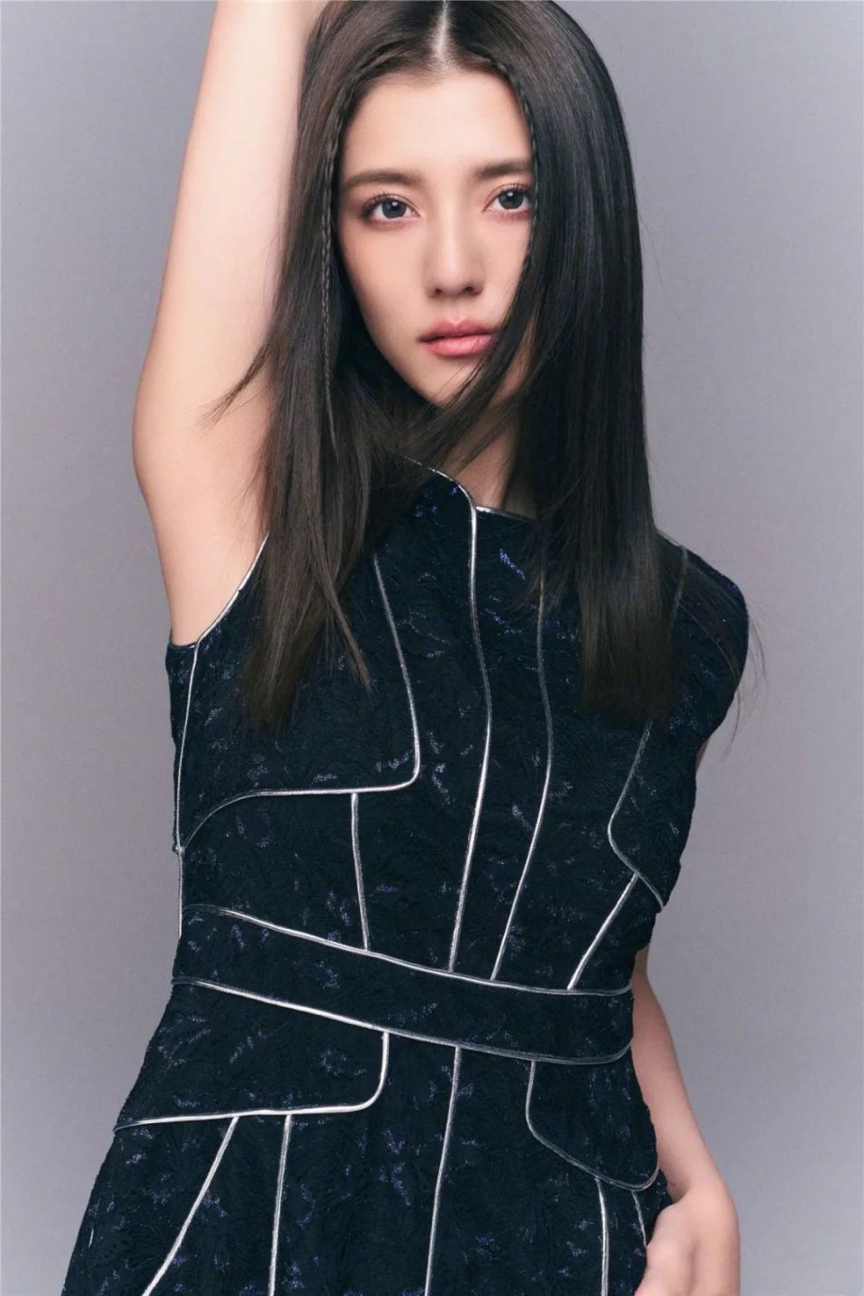 吴千语婚后大变身时尚活动现场惊艳亮相贵气名媛范儿十足