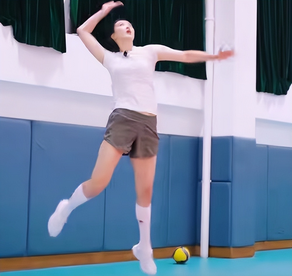 张常宁打球引来轰动,打破怀孕传闻,球迷呼吁再打一届,未获回应_腾讯