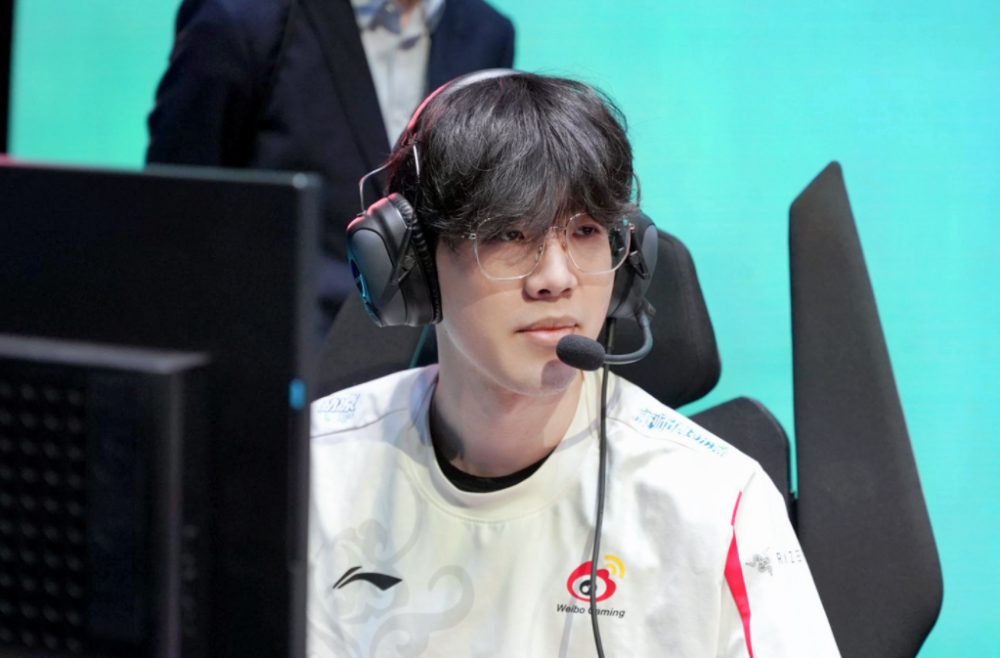 双方不是旁人,正是领跑lpl春季赛积分榜的lng,以及拥有theshy姜承録