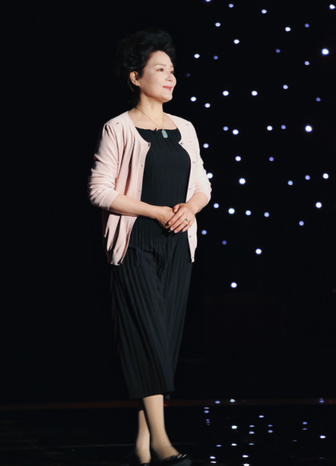 90年代走红的杨青：前夫是军人，女儿现在是知名演员_腾讯新闻