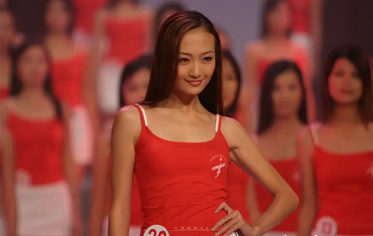 最后王鸥不仅成功摘得比赛冠军,还得到了进军模特行业的机会