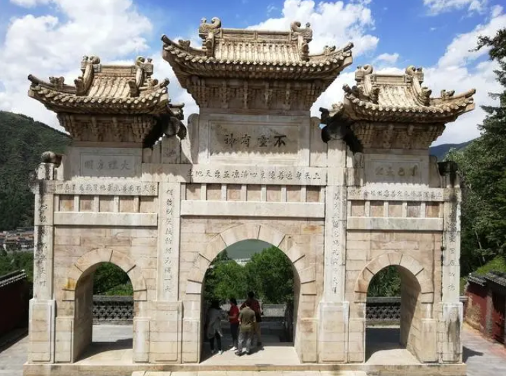 忻州市五台山南山寺南禅寺大殿是中国现存最古老的一座唐代木结构建筑